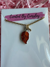 Load image into Gallery viewer, Leaf Charm Necklace
