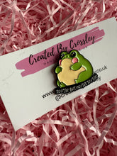 Load image into Gallery viewer, Funny Frog Pin Badge
