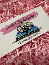 Load image into Gallery viewer, Book Cat Pin Badge
