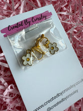 Load image into Gallery viewer, Mini Flower Clip On Earrings
