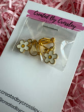 Load image into Gallery viewer, Mini Flower Clip On Earrings
