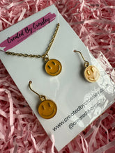 Load image into Gallery viewer, Yellow Happy Face Jewellery Set
