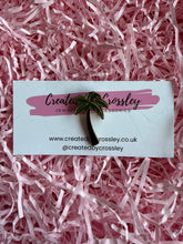 Load image into Gallery viewer, Palm Tree Pin Badge
