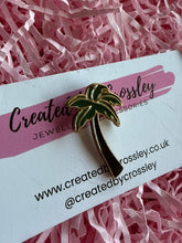 Load image into Gallery viewer, Palm Tree Pin Badge
