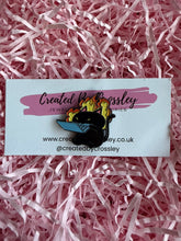 Load image into Gallery viewer, Laptop Black Cat Pin Badge
