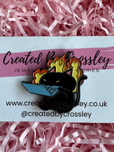 Load image into Gallery viewer, Laptop Black Cat Pin Badge
