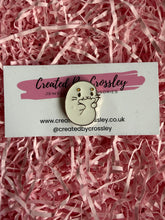 Load image into Gallery viewer, Seal Pin Badge
