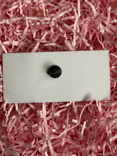 Load image into Gallery viewer, Purple Flower Pin Badge
