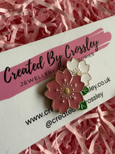 Load image into Gallery viewer, Pink and White Flowers Pin Badge
