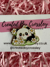 Load image into Gallery viewer, Flower Panda Pin Badge
