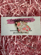Load image into Gallery viewer, Pink Cow Pin Badge
