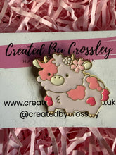Load image into Gallery viewer, Pink Cow Pin Badge
