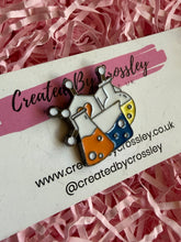 Load image into Gallery viewer, Science Lab Beakers Pin Badge
