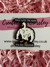 Load image into Gallery viewer, Funny Goose Pin Badge
