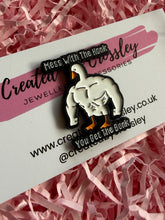 Load image into Gallery viewer, Funny Goose Pin Badge
