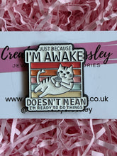 Load image into Gallery viewer, Funny Cat Pin Badge
