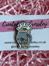 Load image into Gallery viewer, Fishbowl Cat Pin Badge

