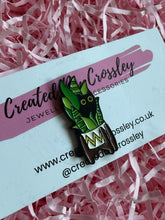 Load image into Gallery viewer, Plant Cat Pin Badge
