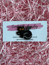 Load image into Gallery viewer, Bat Cat Pin Badge
