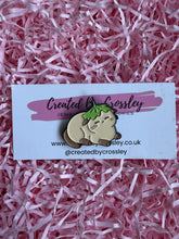 Load image into Gallery viewer, Leaf Cat Pin Badge
