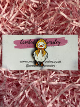 Load image into Gallery viewer, Sassy Scarf Duck/Goose Pin Badge
