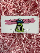 Load image into Gallery viewer, Alien Spaceship Cat Pin Badge
