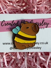 Load image into Gallery viewer, Bee Capybara Pin Badge
