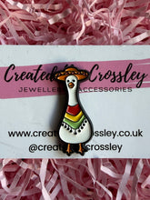 Load image into Gallery viewer, Sombrero Goose Pin Badge
