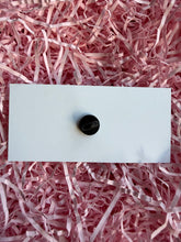 Load image into Gallery viewer, Hanger Black Cat Pin Badge
