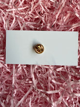 Load image into Gallery viewer, Monstera Leaf Pin Badge
