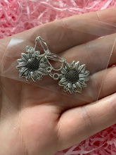 Load image into Gallery viewer, Sunflower Clip On Earrings
