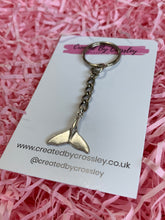 Load image into Gallery viewer, Plain Whale/Dolphin Tail Charm Keyring
